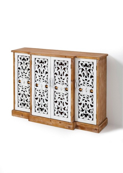 Sideboard mit Verzierungen