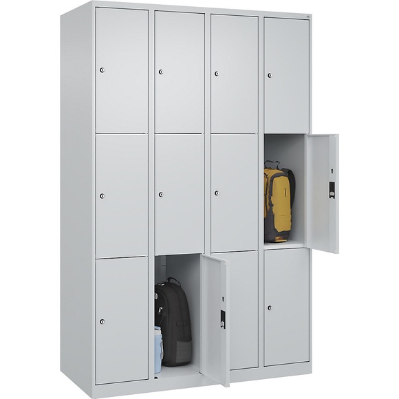 C+P Schließfachschrank Classic PLUS, 4 Abteile, lichtgrau, B 1200 mm, 12 Fächer, mit Bodengleitern