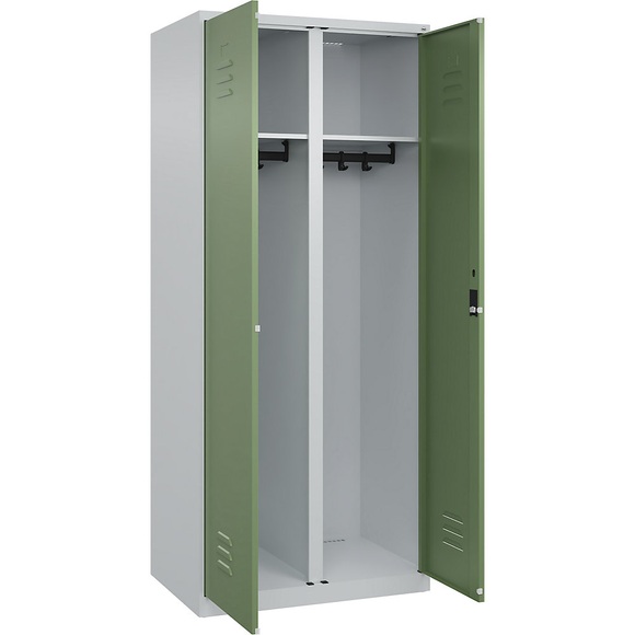 C+P Schwarz-Weiß-Spind Classic PLUS, 1 Abteil, lichtgrau / resedagrün, HxB 1950 x 800 mm, mit Bodengleitern, Zylinderschloss