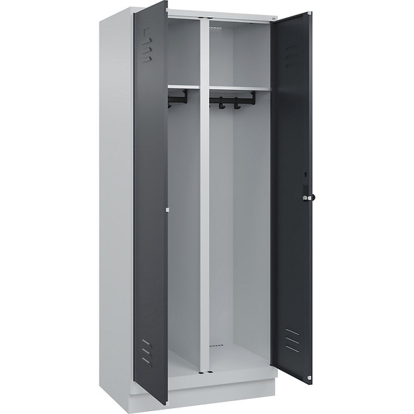 C+P Schwarz-Weiß-Spind Classic PLUS, 1 Abteil, lichtgrau / grau, HxB 1950 x 800 mm, mit Bodensockel, Drehriegel