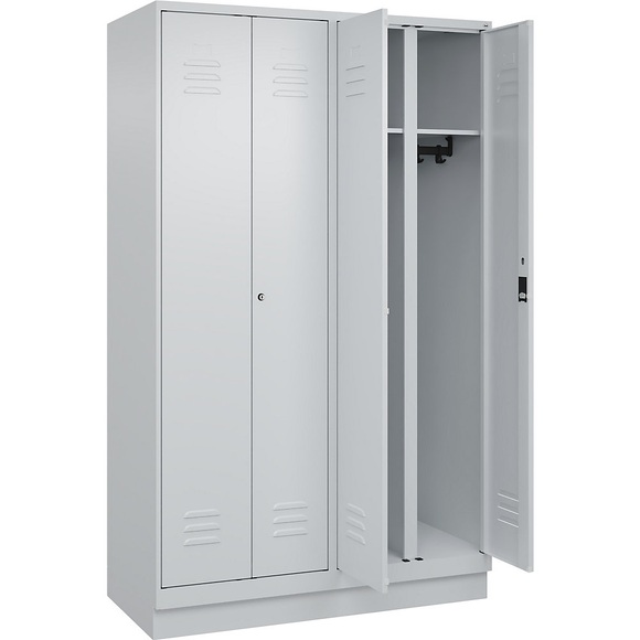 C+P Schwarz-Weiß-Spind Classic PLUS, 2 Abteile, lichtgrau, HxB 1950 x 1200 mm, mit Bodensockel, Zylinderschloss