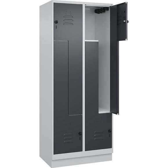 C+P Z-Spind Classic PLUS, 2 Abteile, lichtgrau / grau, B 800 mm, mit Bodensockel, Drehriegel