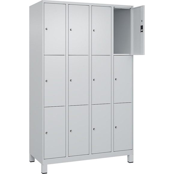 C+P Schließfachschrank Classic PLUS, 4 Abteile, lichtgrau, B 1200 mm, 12 Fächer, mit Füßen