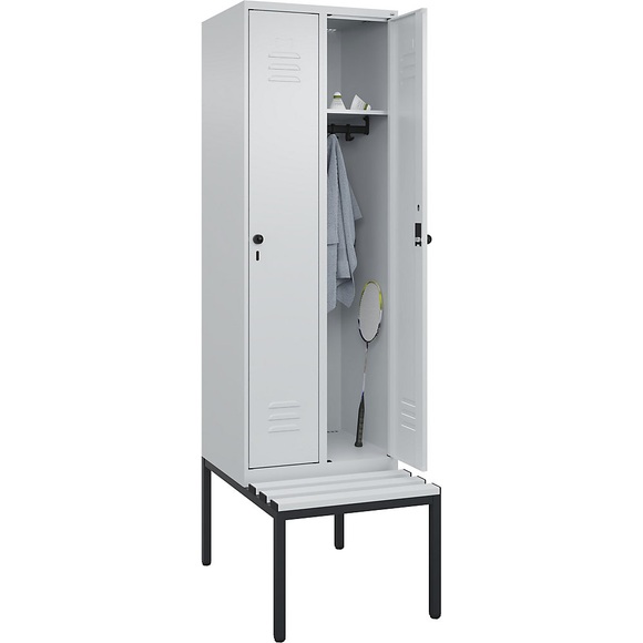 C+P Spind Classic PLUS Sitzbank, 2 Abteile, lichtgrau, B 600 mm, Sicherheits-Drehriegel, untergebaut, Kunststoff