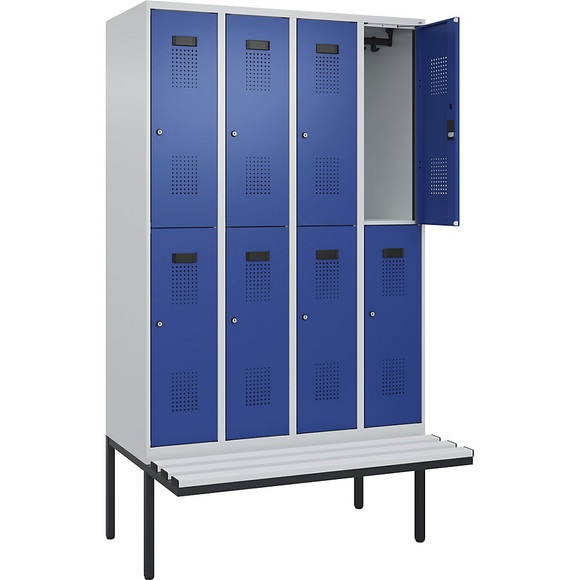 Doppelstock-Spind Evolo PLUS Sitzbank, 4 Abteile, lichtgrau / enzianblau, B 1200 mm, Zylinderschloss, mit auskragender Sitzbank, Kunststoff