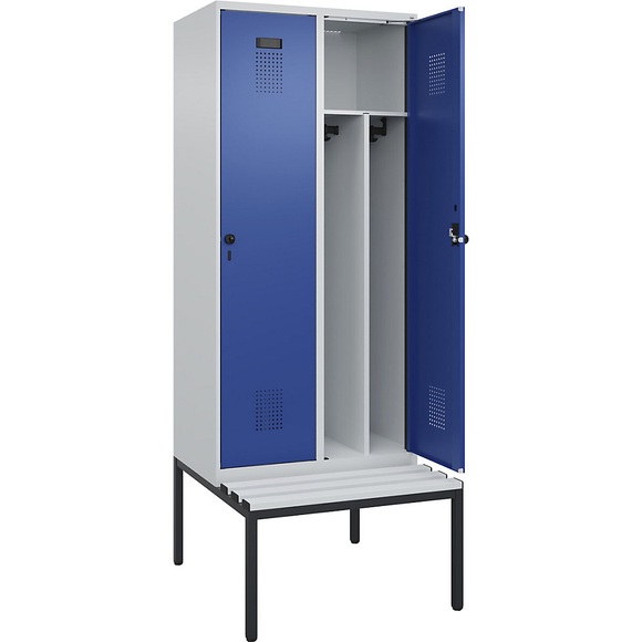 Spind Evolo PLUS mit Trennwand mittig und Sitzbank, 2 Abteile, Trennwand mittig, lichtgrau / enzianblau, B 800 mm, Sicherheits-Drehriegel, mit untergebauter Sitzbank, Kunststoff