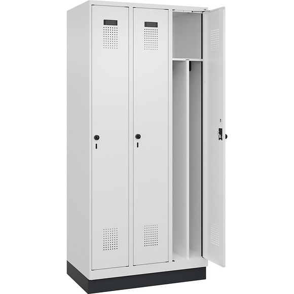 Spind Evolo PLUS Trennwand mittig, 3 Abteile, weiß, B 900 mm, mit Bodensockel, Sicherheits-Drehriegel