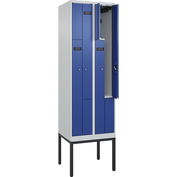 Z-Spind Evolo PLUS, 2 Abteile, lichtgrau / enzianblau, B 600 mm, 4 Fächer, mit schmalen Füßen, Zylinderschloss