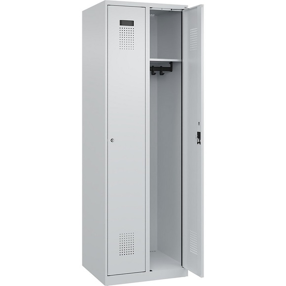 C+P Spind Evolo PLUS, 2 Abteile, lichtgrau, B 600 mm, mit Bodengleitern, Zylinderschloss