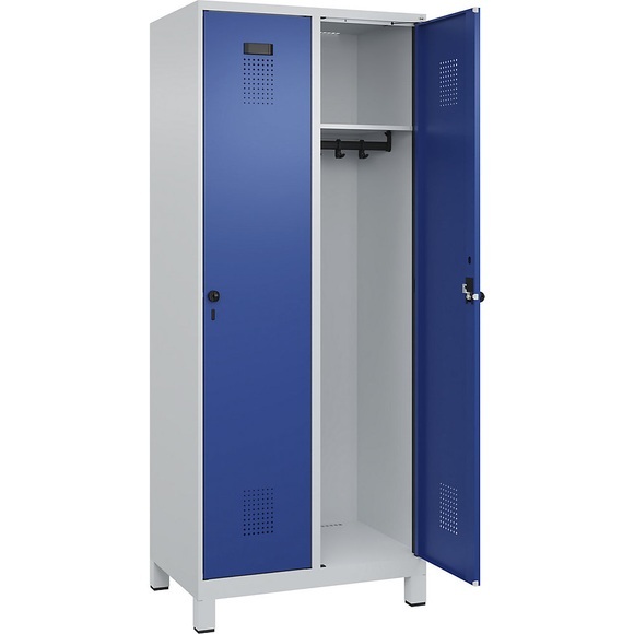 C+P Spind Evolo PLUS, 2 Abteile, lichtgrau / enzianblau, B 800 mm, mit breiten Füßen, Drehriegel