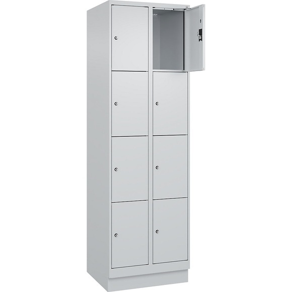 4er-Schließfachschrank Evolo PLUS, 2 Abteile, lichtgrau, B 600 mm, 8 Fächer, mit Bodensockel, Zylinderschloss