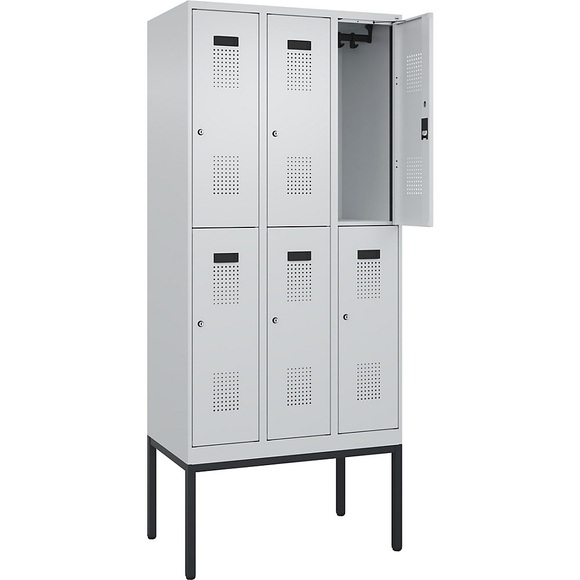 C+P Doppelstock-Spind Evolo PLUS, 3 Abteile, lichtgrau, B 900 mm, mit schmalen Füßen, Zylinderschloss