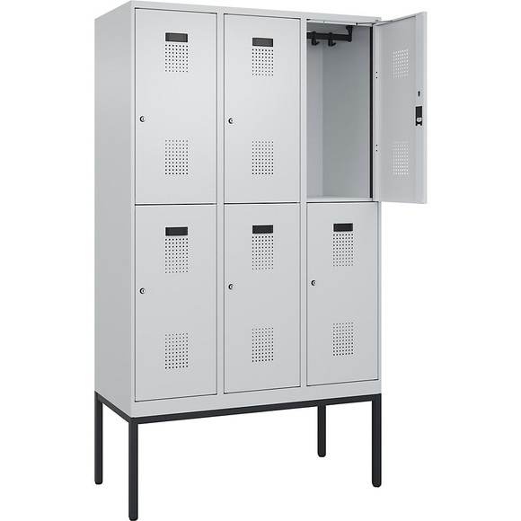 C+P Doppelstock-Spind Evolo PLUS, 3 Abteile, lichtgrau, B 1200 mm, mit schmalen Füßen, Zylinderschloss