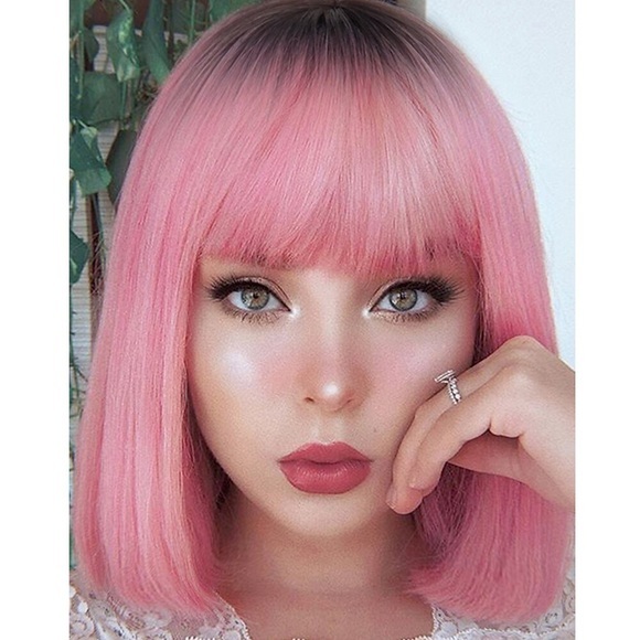 Kurzer, stumpfer Bob-Perücke mit Pony für Damen Synthetik-Bob-Perücken schwarz rosa Perücke für die Party täglich schulterlang blonde rosa Perücke Weihnachtsfeier-Perücken Lightinthebox