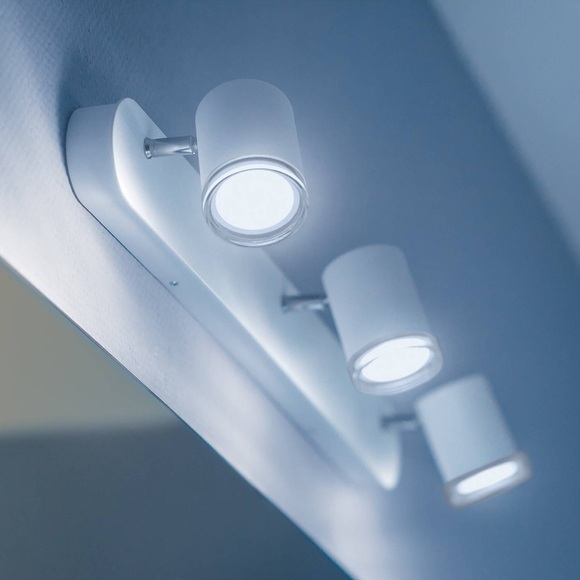 Philips Hue Aufbauspot Adore 3x GU10