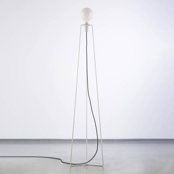 GRUPA Model M3 LED-Stehleuchte weiß, Kabel schwarz
