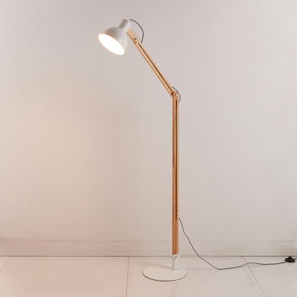 Shivanja - Stehlampe aus Holz u. Metall
