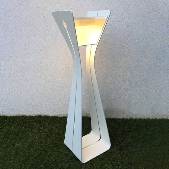 LED-Solarleuchte Osmoz aus Aluminium, weiß