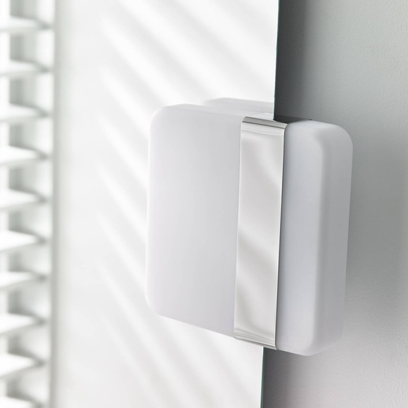 Asymmetrisch unterteilte LED-Wandlampe Becky