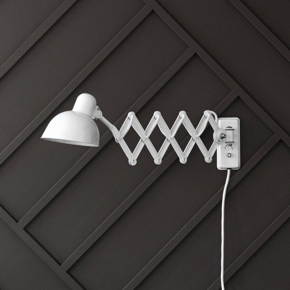 Fritz Hansen-Kaiser Idell 6718-W Wandleuchte, Weiss