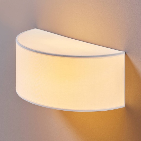Halbrunde Stoffwandlampe Katrien für schönes Licht