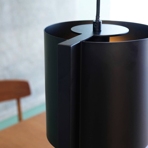 Dyberg Larsen Wum Hängelampe Ø 23cm schwarz matt