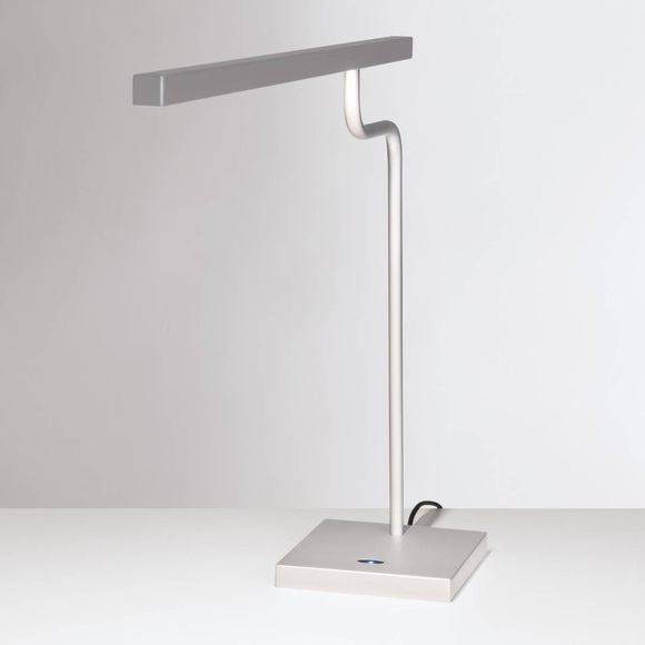 Silbergraue LED-Schreibtischleuchte MicroStick
