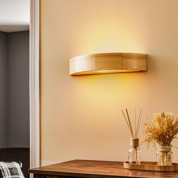 Wandlampe Kerio, halbrund, kiefer natur