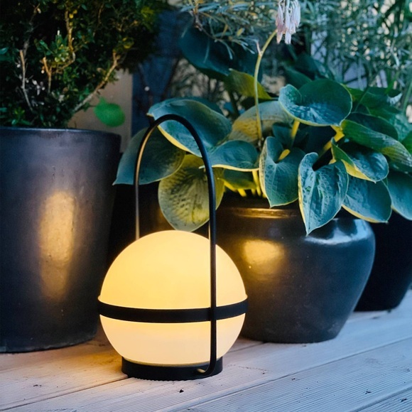 Dyberg Larsen Summer Solar-Tischlampe USB-ladbar