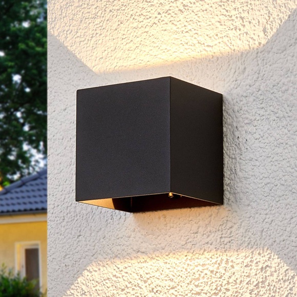 Eckige LED-Außenwandlampe Evie