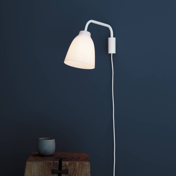 Fritz Hansen-Caravaggio Read Wandleuchte, Opal