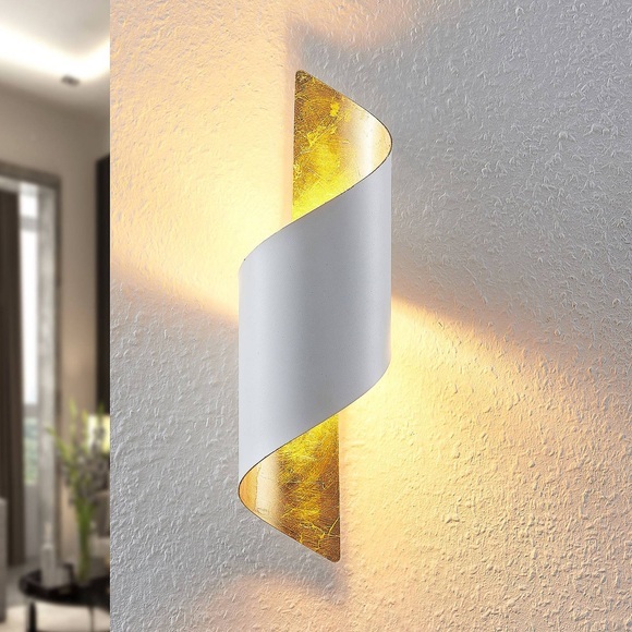 Lindby Chenotara Wandlampe in Weiß und Gold