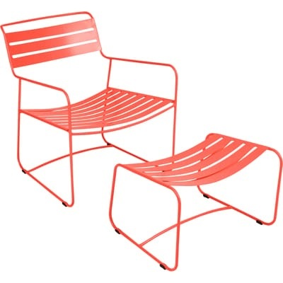 Surprising Lounger Set Sessel & Fußstütze / Set aus Sessel + Fußablage - Fermob rot en metall