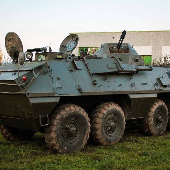 Apokas Paintball Park: Fahren Eines Panzers Aus Dem Kalten Krieg - Geschenkbox Unisex