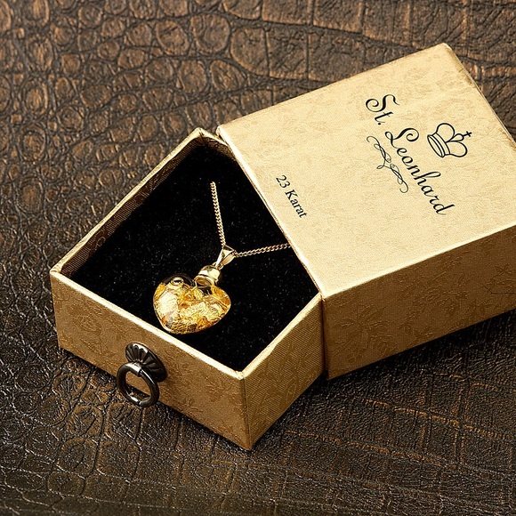 Glas-Herzanhänger mit 23K-Blattgold inkl. vergoldeter Kette