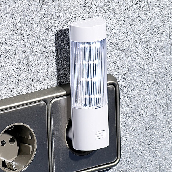 Lunartec Stromsparendes LED-Nachtlicht für Steckdose