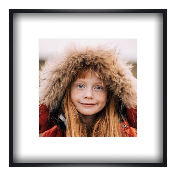 Foto auf Poster im Format 60 x 60 cm im Holzrahmen im Format 60 x 60 cm, schwarz in schwarz quadratisch im Format 60 x 60 cm