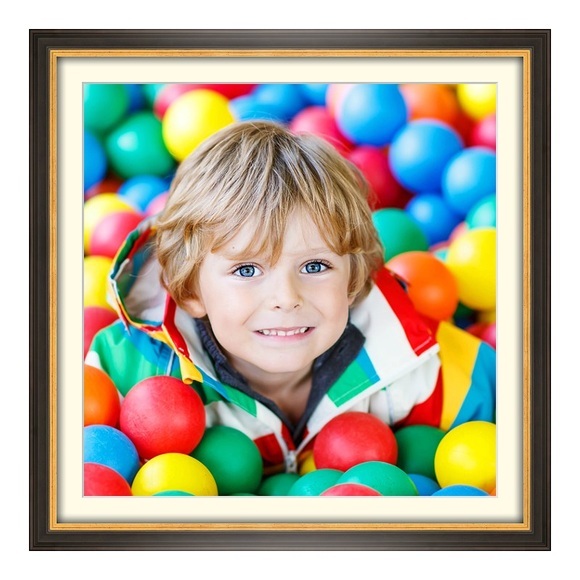 Poster im Holzbilderrahmen im antik Stil in schwarz mit gold im Format 70 x 50 cm