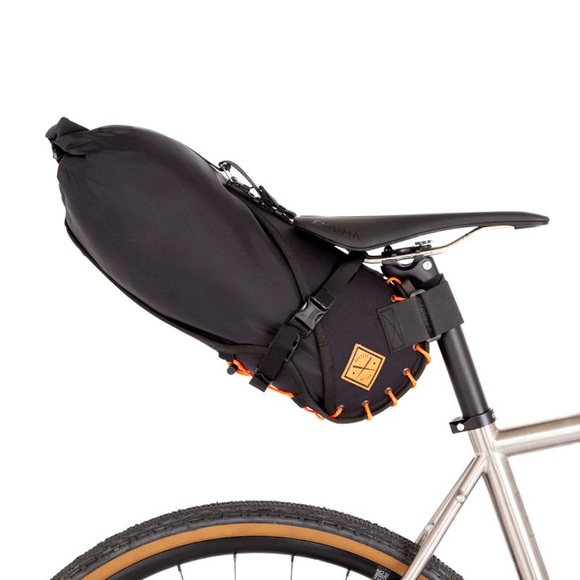 Restrap Small Satteltasche mit Dry Bag 8l black/orange 2020 Satteltaschen