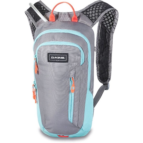 Dakine Shuttle 6L Bike Rucksack hellgrau