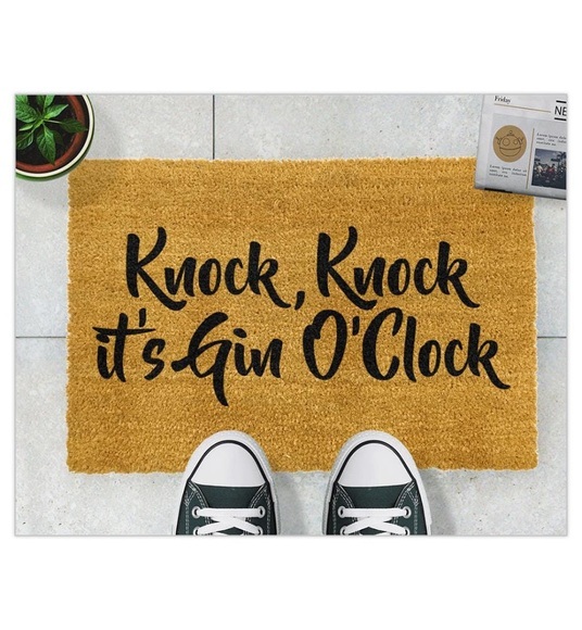 Home - Fussmatte Gin O'Clock 60 x 40 x 1.5 cm - Camel und Schwarz