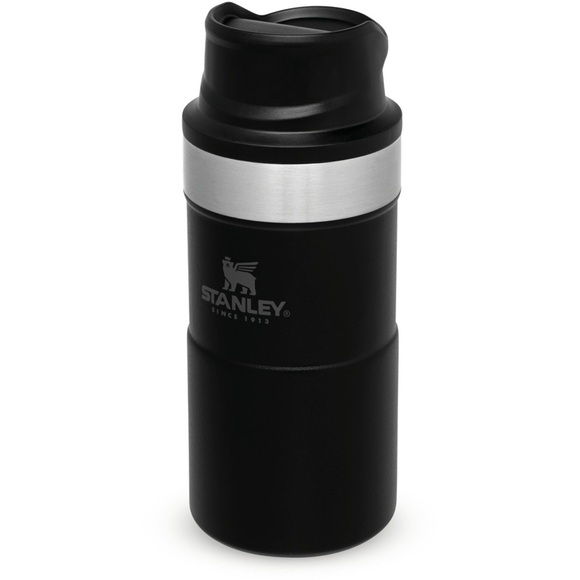 Stanley Trigger-Action Travel Mug (Schwarz)