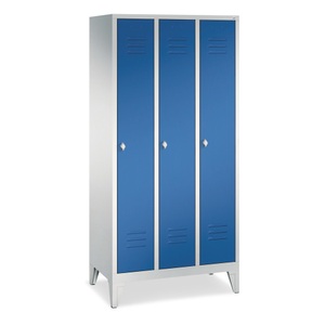 CP, C+P Garderobenschrank Classic mit Füssen, Drehriegelverschluss, 3 Abteile, HxBxT 1.850 x 900 x 500 mm, C+P Garderobenschrank Classic mit Füssen, Drehriegelverschluss, 3 Abteile, HxBxT 1.850 x 900 x 500 mm