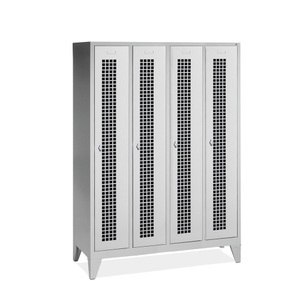 CP, C+P Garderobenschrank Classic mit Füssen, Lochfeld + Drehriegelverschluss, 4 Abteile, HxBxT 1.850 x 1.600 x 500 mm, C+P Garderobenschrank Classic mit Füssen, Lochfeld + Drehriegelverschluss, 4 Abteile, HxBxT 1.850 x 1.600 x 500 mm