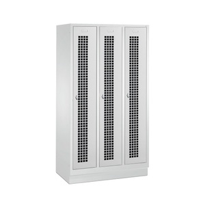 CP, C+P Garderobenschrank Classic mit Sockel, Lochfeld + Drehriegelverschluss, 3 Abteile, HxBxT 1.800 x 1.200 x 500 mm, C+P Garderobenschrank Classic mit Sockel, Lochfeld + Drehriegelverschluss, 3 Abteile, HxBxT 1.800 x 1.200 x 500 mm