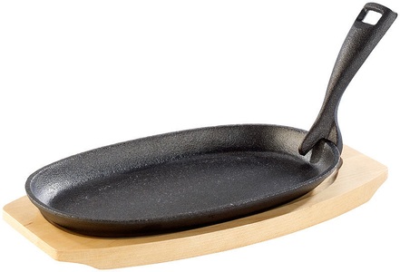 Tornwald-Schmiede, Tornwald-Schmiede Profi-Gusseisen-Servierpfanne mit Untersetzer, 24 x 14 x 2,2 cm, 820 g, Profi-Gusseisen-Servierpfanne mit Untersetzer, 24 x 14 x 2,2 cm, 820 g