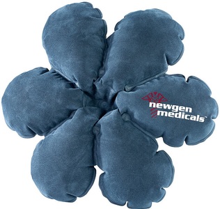 newgen medicals, newgen medicals Aufblasbares Reisekissen in Blumenform mit integriertem Saugnapf, Aufblasbares Reisekissen in Blumenform mit integriertem Saugnapf