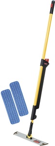Rubbermaid, Rubbermaid PULSE™ Bodenreinigungsset Flüssigkeitsbehälter, Mopphalter, 2 Mikrofasermopps Fassungsvermögen 0,6 l, Rubbermaid PULSE? Sprühmopp Bodenreinigungs-Set, mit Mopphalter und 2 Mikrofasermopps, gelb / schwarz