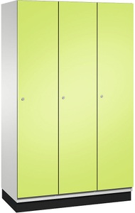 CP, CP CAMBIO Garderobenschrank mit Stahlblech-Türen 3 Abteile, Breite 1200 mm Korpus lichtgrau / Tür viridingrün, 