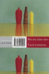 undefined, Als sie über den Tisch kletterte, 